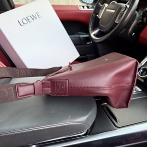 【AT9537】LOEWEクラシックショルダーバッグ | 高級感と都会のエレガンスを演出 | Loewe Madrid