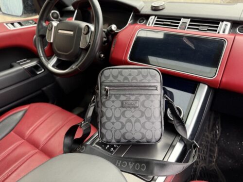 【AT9538】コーチの高級メンズショルダーバッグ、都市のエリート必携、ビジネスミーティングに最適 | Coach New York