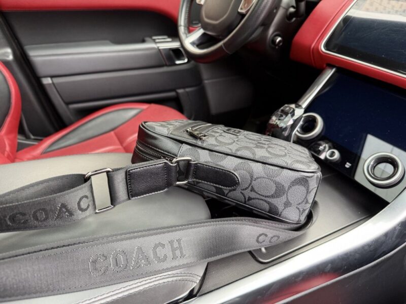 【AT9538】コーチの高級メンズショルダーバッグ、都市のエリート必携、ビジネスミーティングに最適 | Coach New York