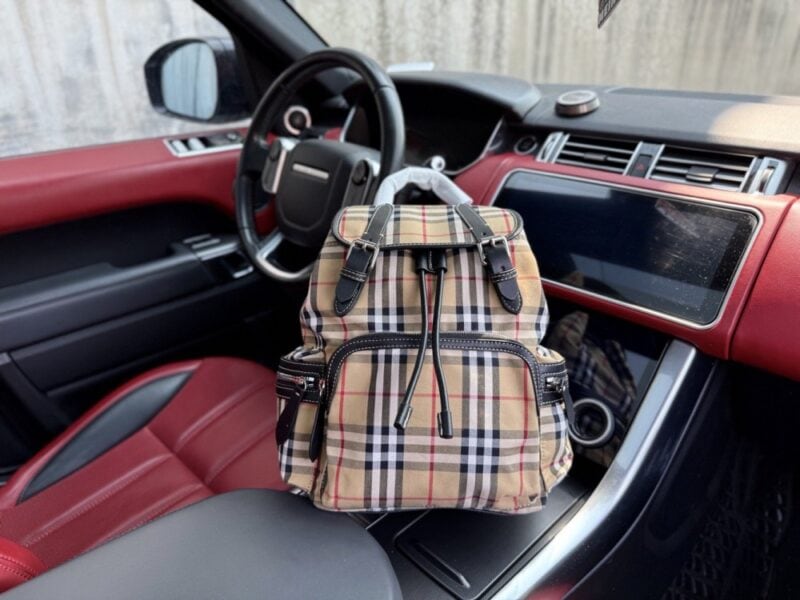 【AT9544】バーバリーチェック柄リュックサック：都会のエリート必携アイテム | Burberry