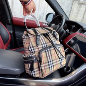 【AT9544】バーバリーチェック柄リュックサック：都会のエリート必携アイテム | Burberry
