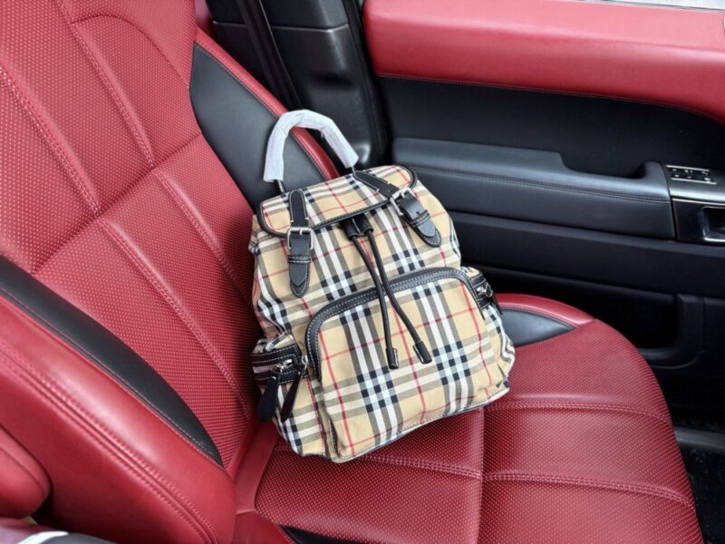 【AT9544】バーバリーチェック柄リュックサック：都会のエリート必携アイテム | Burberry