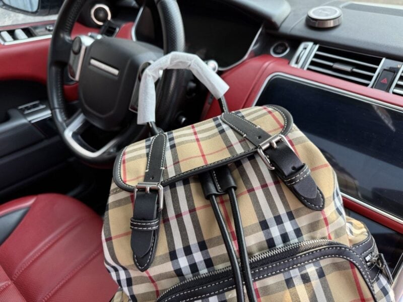 【AT9544】バーバリーチェック柄リュックサック：都会のエリート必携アイテム | Burberry