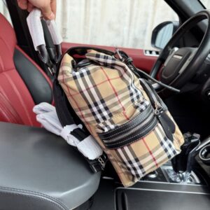 【AT9544】バーバリーチェック柄リュックサック：都会のエリート必携アイテム | Burberry