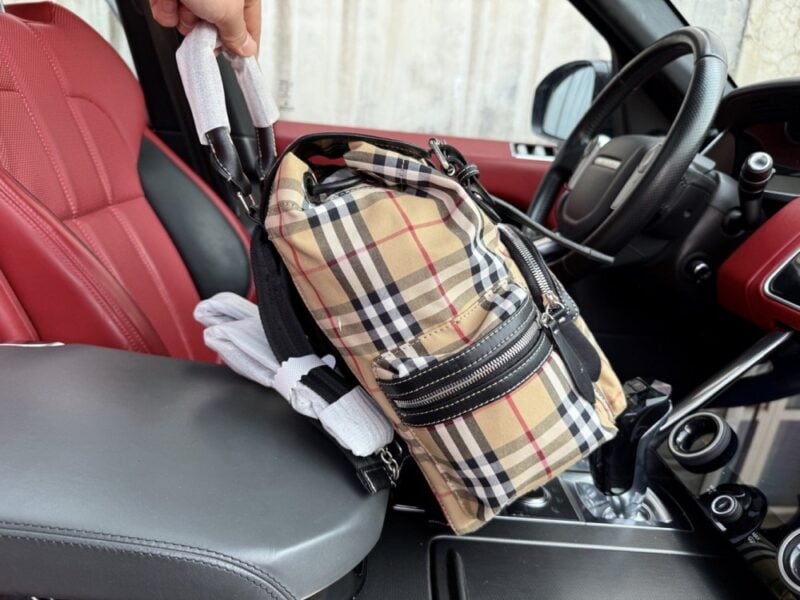 【AT9544】バーバリーチェック柄リュックサック：都会のエリート必携アイテム | Burberry