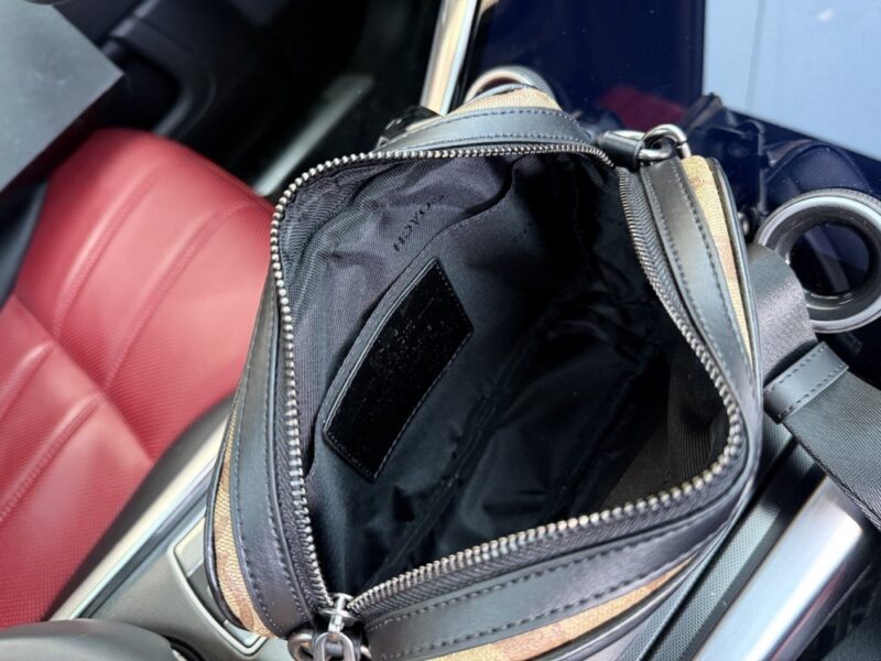 【AT9548】COACH（コーチ）グレアムカメラバッグ-都会の男性のためのラグジュアリーデザイン | Coach New York