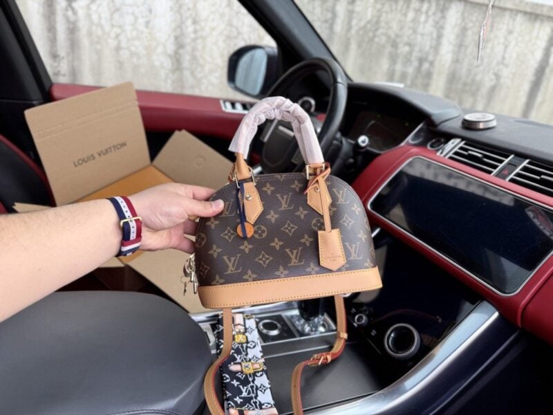 【AT9558】ルイ・ヴィトンのAlma BBシェルバッグ - 高級デザインとエレガントなスタイル | Louis Vuitton Paris