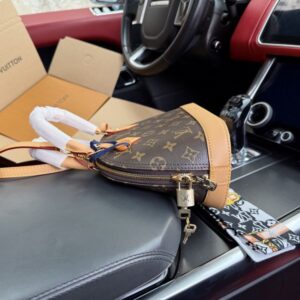 【AT9558】ルイ・ヴィトンのAlma BBシェルバッグ - 高級デザインとエレガントなスタイル | Louis Vuitton Paris