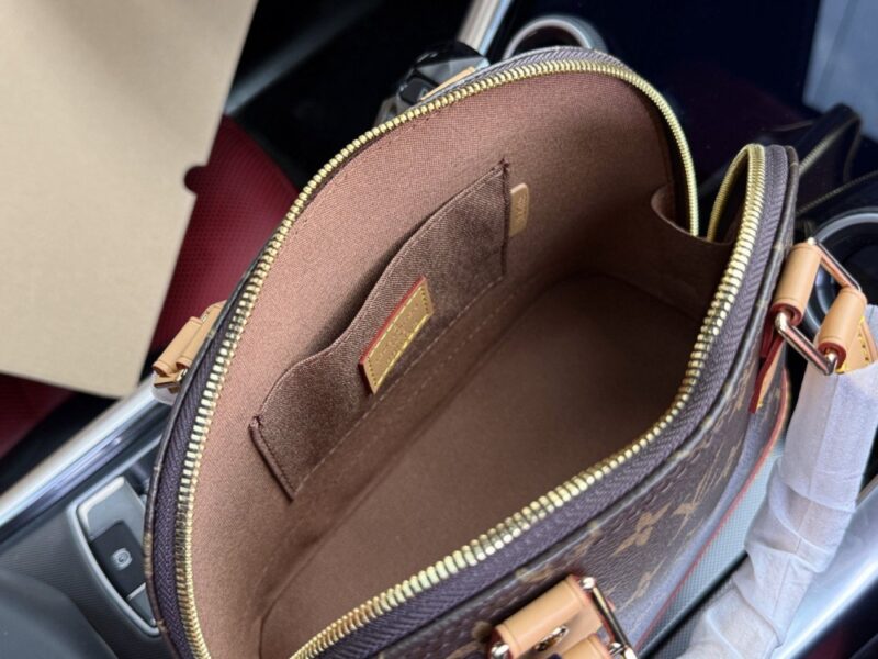 【AT9558】ルイ・ヴィトンのAlma BBシェルバッグ - 高級デザインとエレガントなスタイル | Louis Vuitton Paris