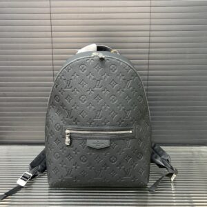 【AT9560】ルイ・ヴィトン ディスカバリー・スリム バックパック - エンボス加工牛革素材の高級バッグ | Louis Vuitton Paris