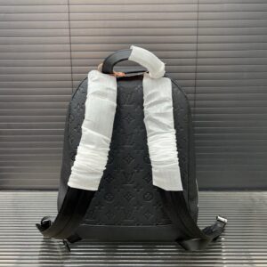 【AT9560】ルイ・ヴィトン ディスカバリー・スリム バックパック - エンボス加工牛革素材の高級バッグ | Louis Vuitton Paris