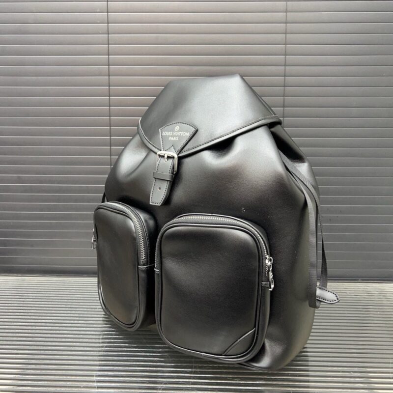 【AT9561】ルイ・ヴィトン Montsouris Cargo バックパック - 高級ブラックレザーバッグ | Louis Vuitton