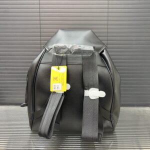 【AT9561】ルイ・ヴィトン Montsouris Cargo バックパック - 高級ブラックレザーバッグ | Louis Vuitton
