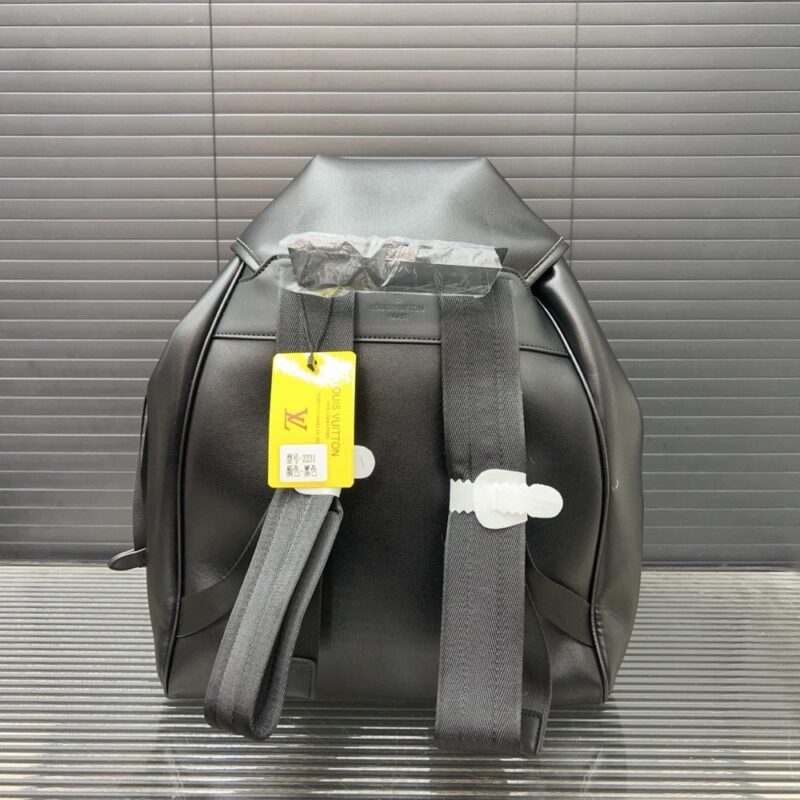 【AT9561】ルイ・ヴィトン Montsouris Cargo バックパック - 高級ブラックレザーバッグ | Louis Vuitton