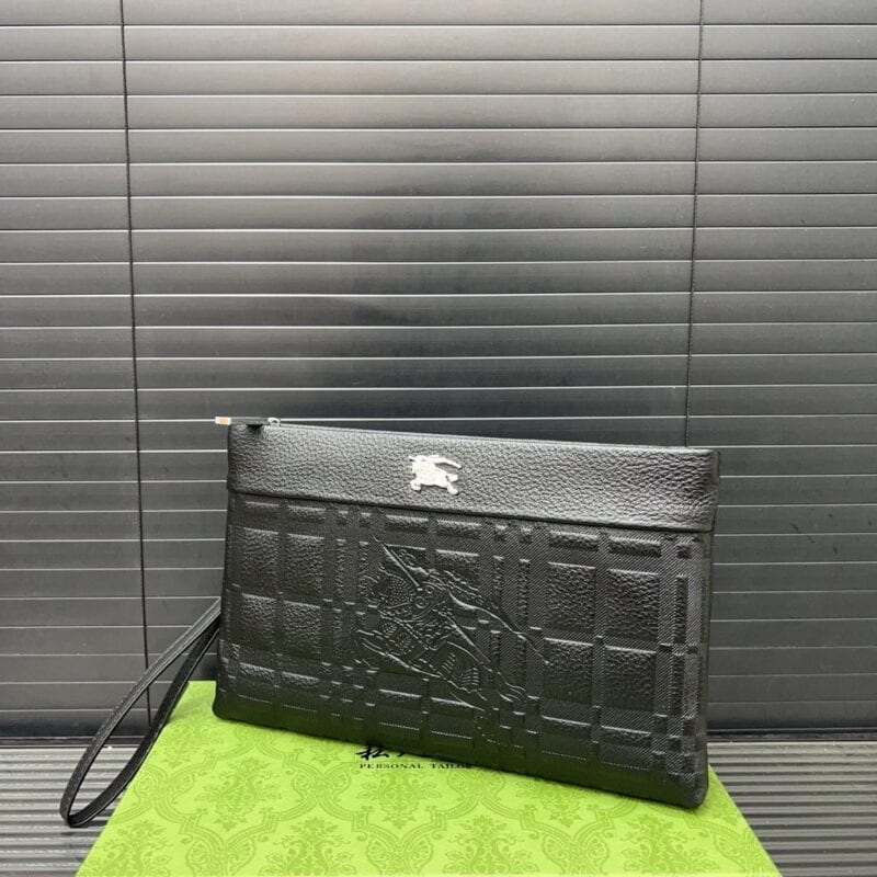 【AT9566】高級ブランドBurberryメンズクラッチバッグ - 上質なエンボス牛革素材を使用した都会の精英向けアクセサリー | Burberry