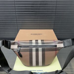 【AT9567】バーバリー クラシックチェック柄ウエストバッグ - 都市ファッションに最適な軽量多機能バッグ | Burberry London