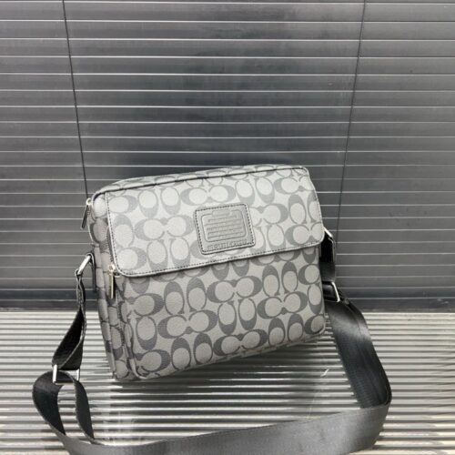 【AT9569】Coachクラシックシグネチャー メッセンジャーバッグ - 都会的な男性のための優雅なファッションアイテム | Coach New York