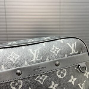 【AT9576】ルイ・ヴィトンのクラシックなアルファショルダーバッグ - 都市のエリートのための贅沢なアクセサリー | LV