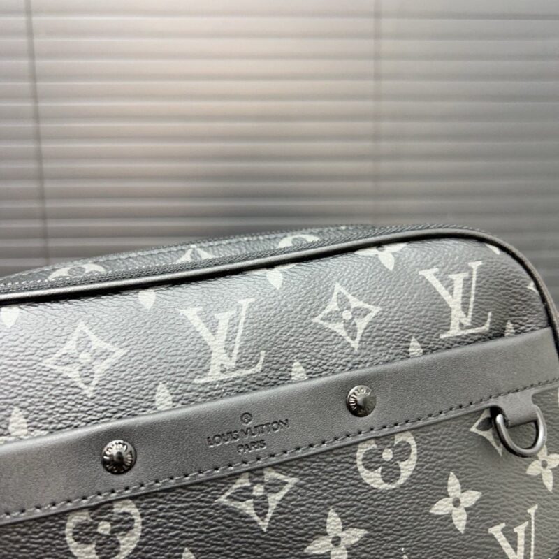 【AT9576】ルイ・ヴィトンのクラシックなアルファショルダーバッグ - 都市のエリートのための贅沢なアクセサリー | LV