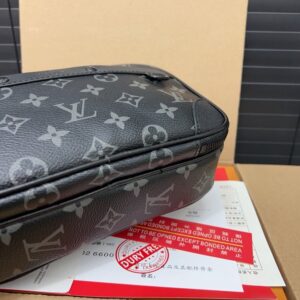 【AT9576】ルイ・ヴィトンのクラシックなアルファショルダーバッグ - 都市のエリートのための贅沢なアクセサリー | LV