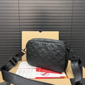 【AT9577】ルイ・ヴィトンAlphaシリーズ ブラック牛革シングルショルダーバッグ | Louis Vuitton