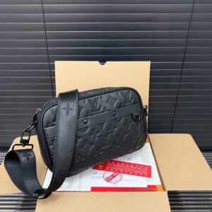【AT9577】ルイ・ヴィトンAlphaシリーズ ブラック牛革シングルショルダーバッグ | Louis Vuitton