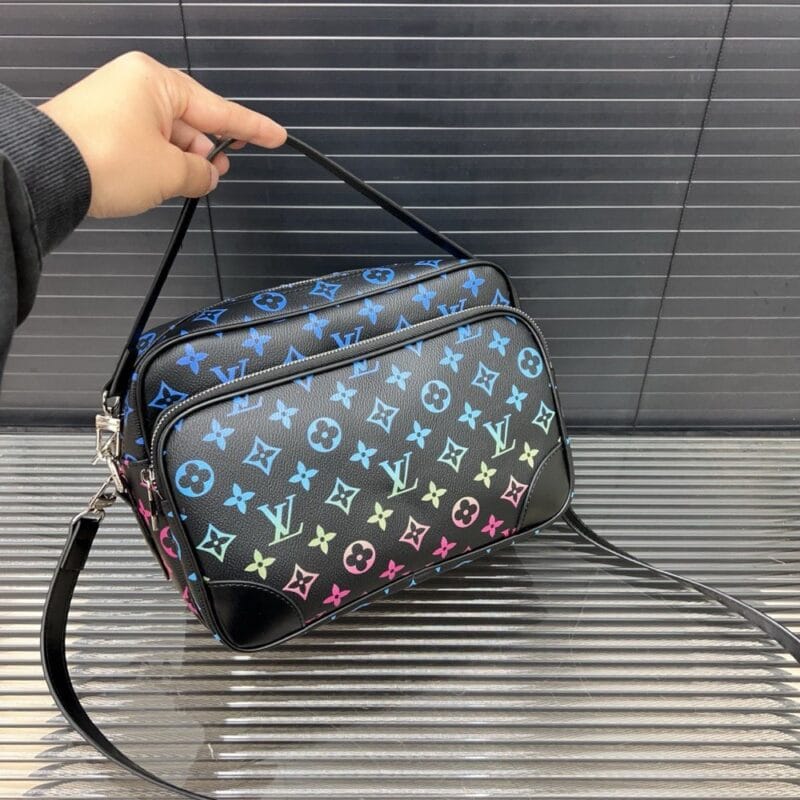 【AT9579】ルイ・ヴィトン（Louis Vuitton）スプリングカプセルコレクション：カラフルなグラデーションメッセンジャーバッグ | Louis Vuitton Malletier