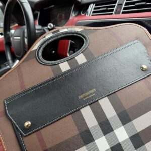 【AT9589】バーバリー クラシックチェック柄ハンドバッグ - 高級感と品位を演出 | Burberry