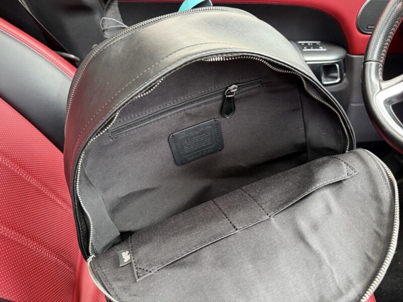 【AT9590】COACHコーチノートパソコンバックパック - 高級な人工皮革と都会のエレガンス | Coach