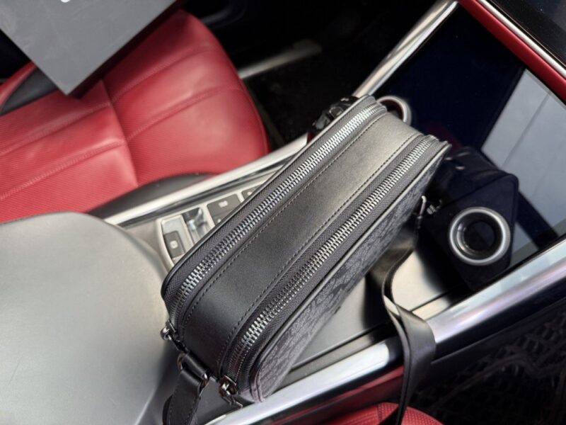 【AT9592】COACH（コーチ）Charterシリーズショルダーバッグ - 高級コーティングキャンバスと牛革、都会のエリートスタイルを演出 | Coach New York