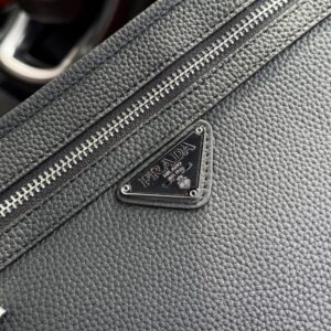 【AT9595】プラダのビジネススタイルの究極の品味を感じさせるクラッチバッグ | Prada Italy