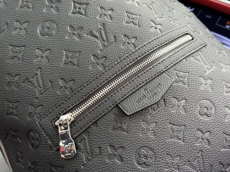 【AT9609】ルイ・ヴィトン ディスカバリースリムバックパック | Louis Vuitton