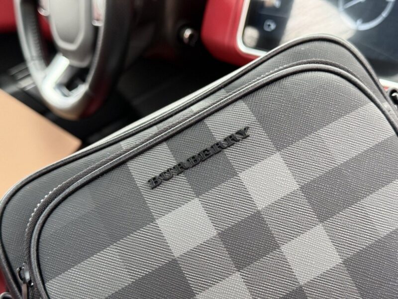 【AT9614】バーバリーBurberryのクラシックチェックデザイン ラグジュリーショルダーバッグ | Burberry
