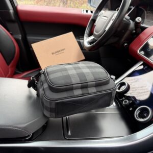 【AT9614】バーバリーBurberryのクラシックチェックデザイン ラグジュリーショルダーバッグ | Burberry