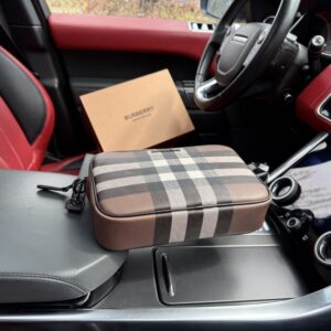 【AT9615】クラシックなチェック柄レザーテクスチャ チェック柄クラッチバッグ ダークウッドブラウン Prada | Burberry London