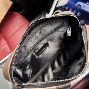 【AT9615】クラシックなチェック柄レザーテクスチャ チェック柄クラッチバッグ ダークウッドブラウン Prada | Burberry London