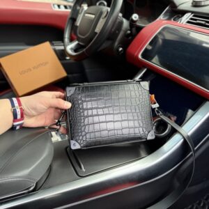 【AT9620】ルイ・ヴィトンSoft Trunkシリーズのブラックレザーハンドバッグ - メンズファッションアクセサリー | LV