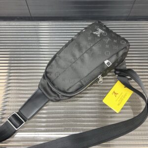 【AT9626】ルイ・ヴィトンのクラシックなMonogramキャンバス生地ショルダーバッグ | LV