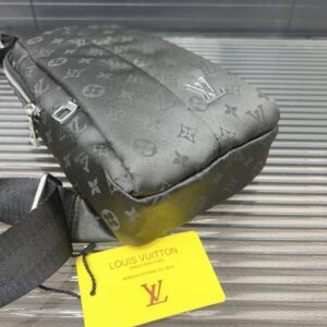 【AT9626】ルイ・ヴィトンのクラシックなMonogramキャンバス生地ショルダーバッグ | LV