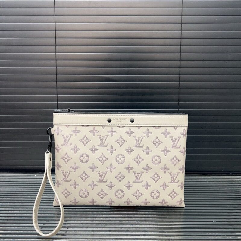 【AT9628】ルイ・ヴィトンのPochette To-Go 封筒型バッグ 20 x 30 cm モノグラム柄 ハンドバッグ | Louis Vuitton Malletier