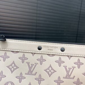 【AT9628】ルイ・ヴィトンのPochette To-Go 封筒型バッグ 20 x 30 cm モノグラム柄 ハンドバッグ | Louis Vuitton Malletier