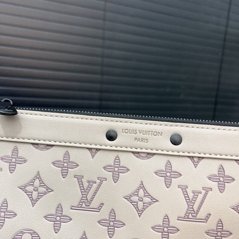 【AT9628】ルイ・ヴィトンのPochette To-Go 封筒型バッグ 20 x 30 cm モノグラム柄 ハンドバッグ | Louis Vuitton Malletier