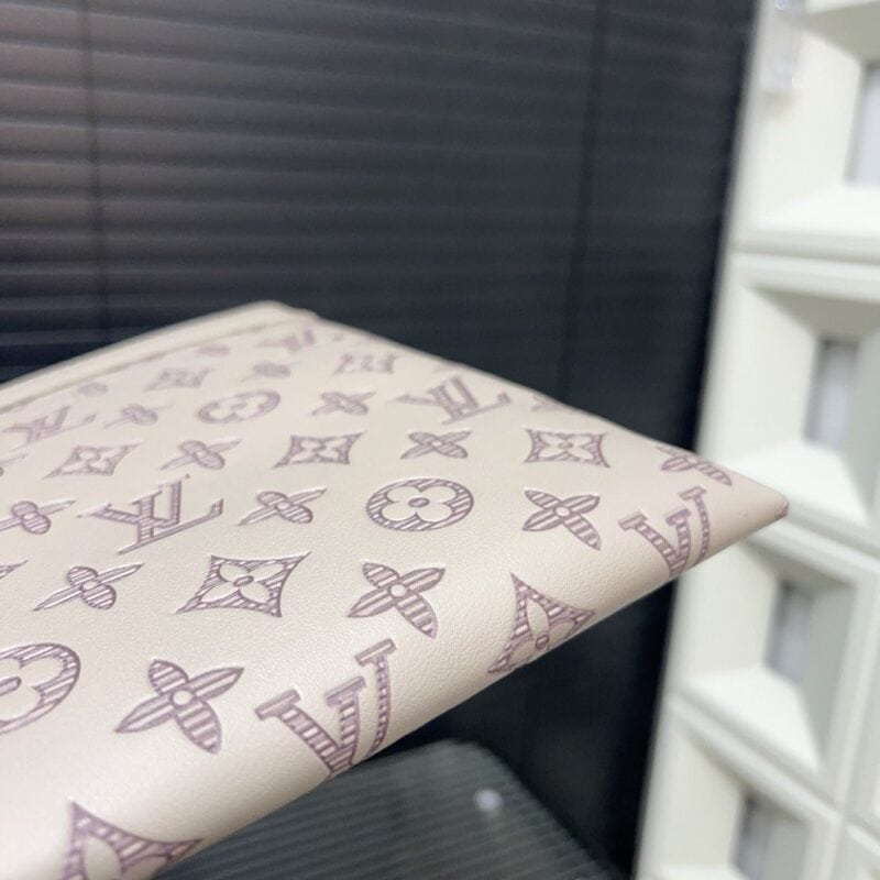 【AT9628】ルイ・ヴィトンのPochette To-Go 封筒型バッグ 20 x 30 cm モノグラム柄 ハンドバッグ | Louis Vuitton Malletier