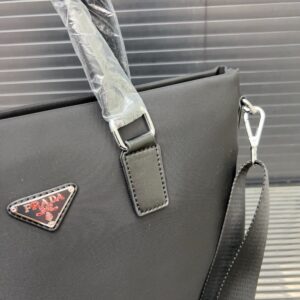 【AT9630】プラダ トップクラスのレザービジネスバッグ - 高級公文書バッグ、ビジネスミーティングやオフィスで使用可能 | Prada Milano