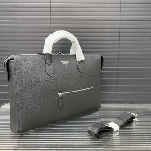 【AT9631】プラダ（Prada）の高級ビジネス書類バッグ - 最高級牛革製でエレガントなビジネスアイテム | Prada Italy