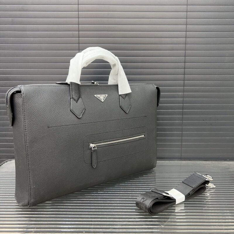 【AT9631】プラダ（Prada）の高級ビジネス書類バッグ - 最高級牛革製でエレガントなビジネスアイテム | Prada Italy