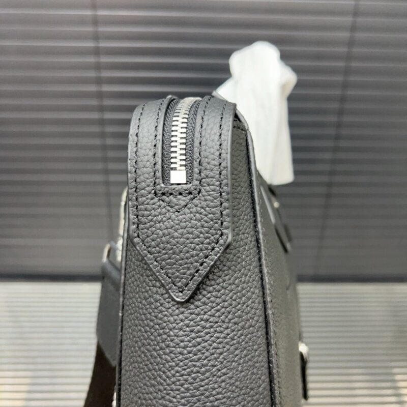 【AT9631】プラダ（Prada）の高級ビジネス書類バッグ - 最高級牛革製でエレガントなビジネスアイテム | Prada Italy