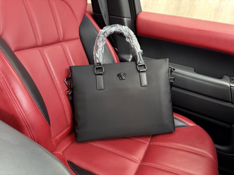 【AT9635】Versaceバーサーチ ビジネス用公文書バッグ - 質感美しい輸入牛革バッグ、プロフェッショナルなエリート必須アイテム | Gianni Versace
