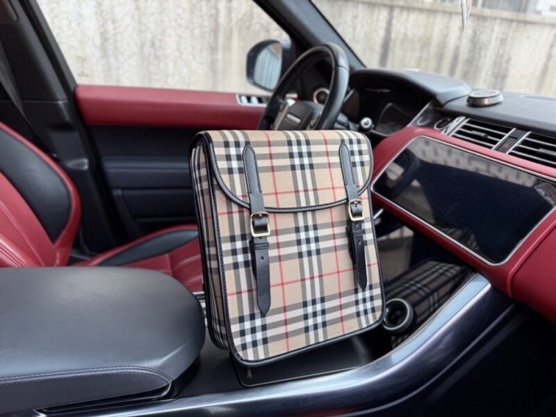 【AT9638】バーバリーのヴィンテージチェック柄バックパック - 都市の精鋭のための英国風デザイン | Burberry