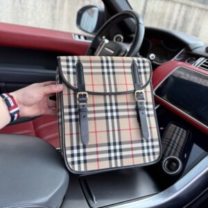 【AT9638】バーバリーのヴィンテージチェック柄バックパック - 都市の精鋭のための英国風デザイン | Burberry